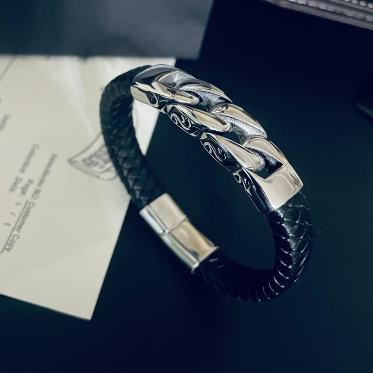 [Counter Quality] Chrome Hearts Krohheart Classic Vintage Braided Leather Cord Bracelet Bump shape different pattern design style presents distinctive Cross Scout Flower is the symbol of Kroharts so more durable Authenti