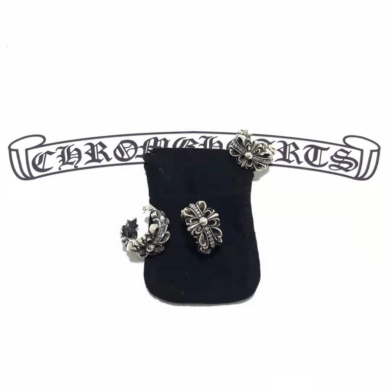 Genuine Open Chrome Hearts Chrome Hearts ring.Only hand-set diamonds are made Diamonds can only be hidden the best Diamonds are perfectly cut and very sparkling Figure 5 Detailed Picture Peerless Detail Oxidized