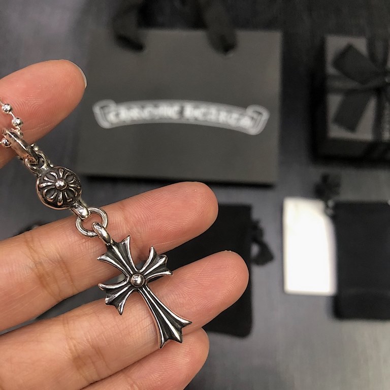 MZ produced genuine open edition!The actual Crocus Classic Crucifix Necklace is actually a great way to get the most out of your personalized necklaces.As shown in the picture, the full set of counter packaging standard 