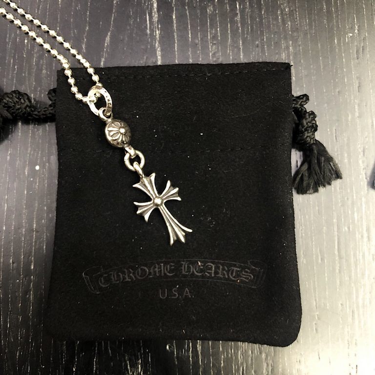 MZ produced genuine open edition!The actual Crocus Classic Crucifix Necklace is actually a great way to get the most out of your personalized necklaces.As shown in the picture, the full set of counter packaging standard 