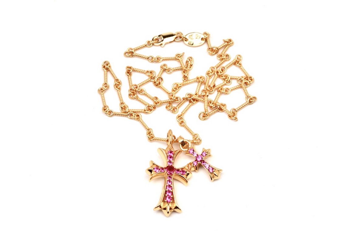 Crocentric 22k gold plated red diamond double cross necklaceMaterial 925 using vacuum plating to preserve the color time lasting version of the counter 22k counterpartsThe lettering Setting method is the same. The differ