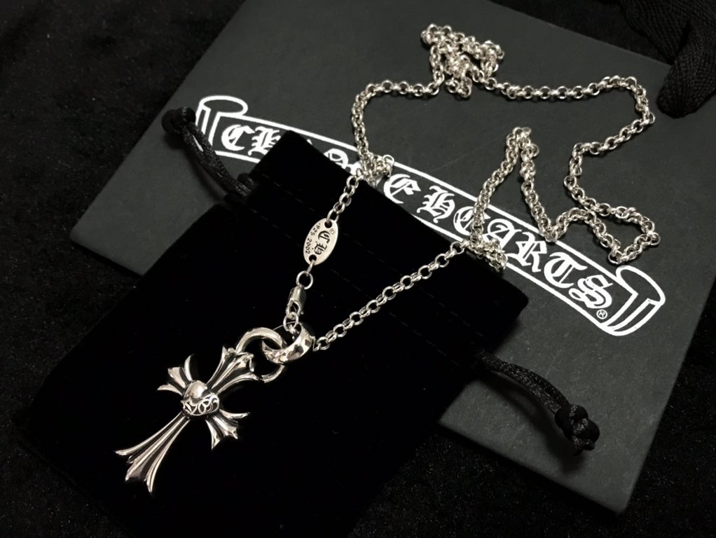 New Arrival】Genuine open chromehearts chromehearts necklace super hot peach heart cross necklaceWeight 36gLength 65cm