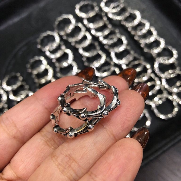 Heart of Crocker Fishbone Bar RingQuality Look at the details in the picture, this is the most popular ring in the world, it's versatile.Can be worn alone, stacked Chic shapeHong Kong Size10-22Unanimous