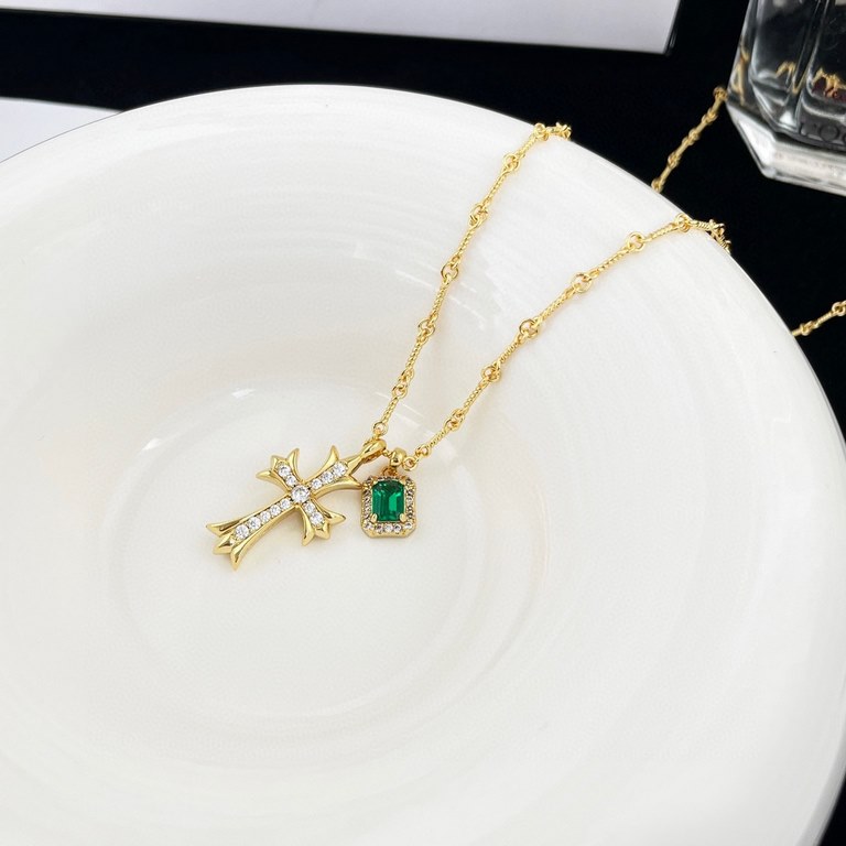 Crocus Heart - Emerald Multi-Wear Necklace, sweet and cool hottie style, fashion and vintage collision. Full of diamonds inlaid with emeralds, delicate and bright, sparkling; clear and deep that a touch of green, in the 