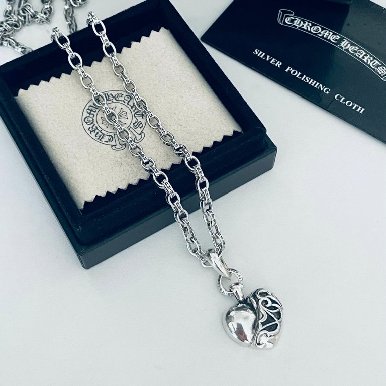 Counter original Chrome Hearts   Crocodile heart heart pendant letters necklace Imported production process Precision quality Pure handmade ～authentic open mold   Trendy fashion must have Men and women can wear Couple's 