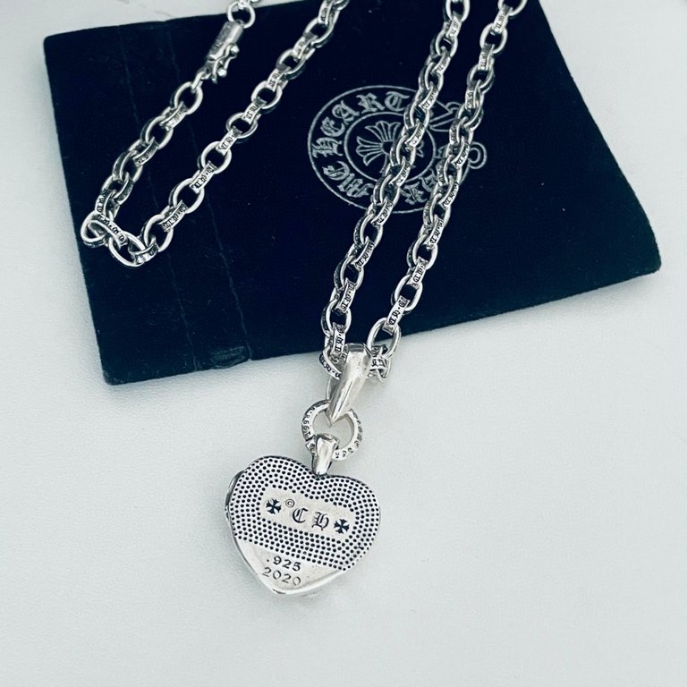 Counter original Chrome Hearts   Crocodile heart heart pendant letters necklace Imported production process Precision quality Pure handmade ～authentic open mold   Trendy fashion must have Men and women can wear Couple's 