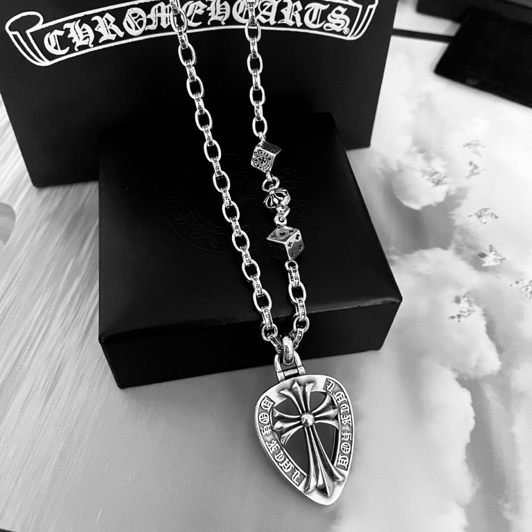 New Chrome Hearts   Crowe Heart Sword Peach Heart   Pendant Dice Alphabet Necklace Imported craftsmanship craftsmanship Pure handmade ～genuine open mold   Trendy fashion must have Men and women can wear Couple's models w