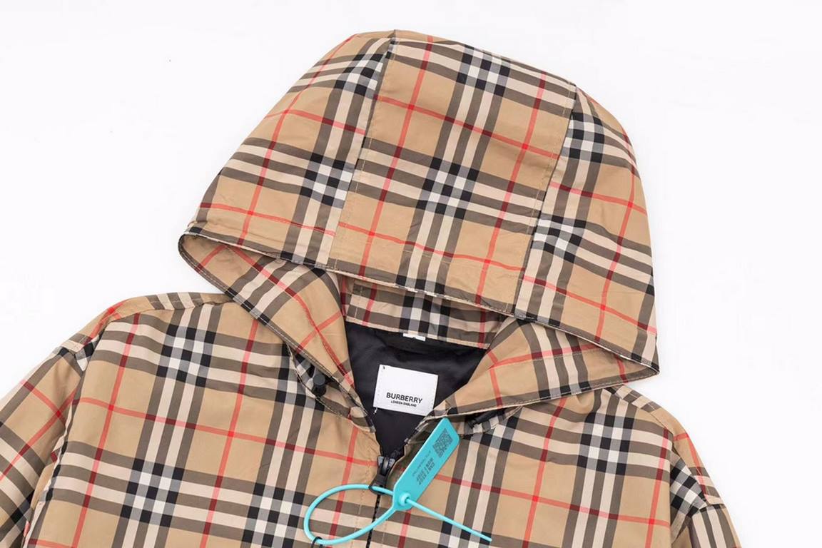 P345 BBR 23ss Spring and Autumn New Classic Plaid Stripe Hooded Windbreaker Jacket The fabric is made of guest original custom regenerated polyester fiber worsted, the fabric is soft, lightweight, and completely differen