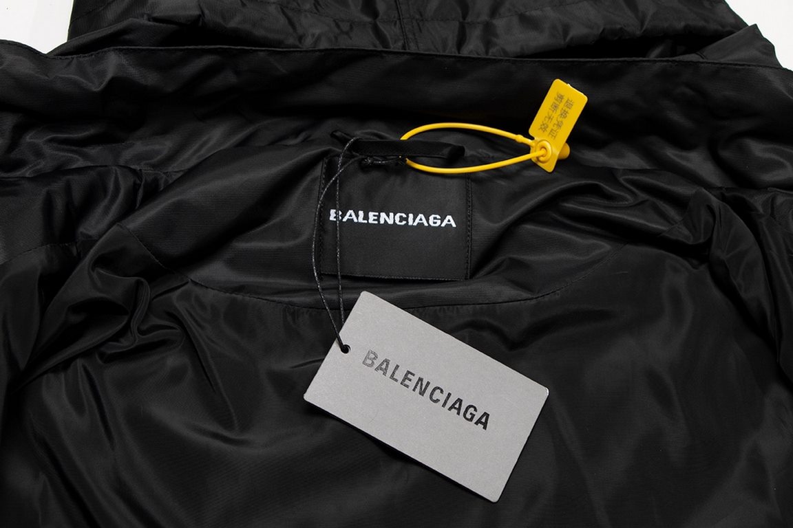 P315balenciablcg23 new logo plain print hooded coat windbreaker jacket customized dyeing cotton blend material, the texture is very soft, and the inside of the same plus a layer of blended material lining, comfortable an