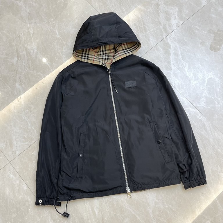 P485BurberrBbr Burberry Classic Small Check Reversible Jacket CoatSize：SMLXLCustom weaving and dyeing khaki plaid fabric, plaid size and zp consistent, the difference between the market ready-made fabric plaid large 1cm 