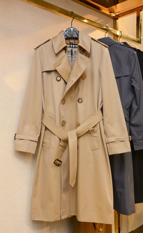 880  Men's Kensington Fit-Heritage Trench Honey Long Trench CoatBUR ace pointed goods, the treasure of the town store] can inherit several generations of classic trench coat, the top of the original original fabrics, the