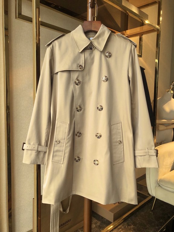 860  Men's Wimbledon Fit - Short Trench CoatExplosive Wimbledon is coming ... [BUR ace pointed goods, the treasure of the town store] can inherit several generations of classic trench coat, the top of the original origin