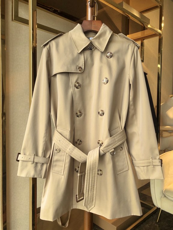 860  Men's Wimbledon Fit - Short Trench CoatExplosive Wimbledon is coming ... [BUR ace pointed goods, the treasure of the town store] can inherit several generations of classic trench coat, the top of the original origin