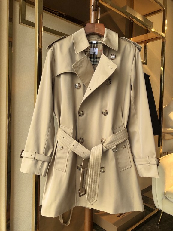 860  Men's Wimbledon Fit - Short Trench CoatExplosive Wimbledon is coming ... [BUR ace pointed goods, the treasure of the town store] can inherit several generations of classic trench coat, the top of the original origin