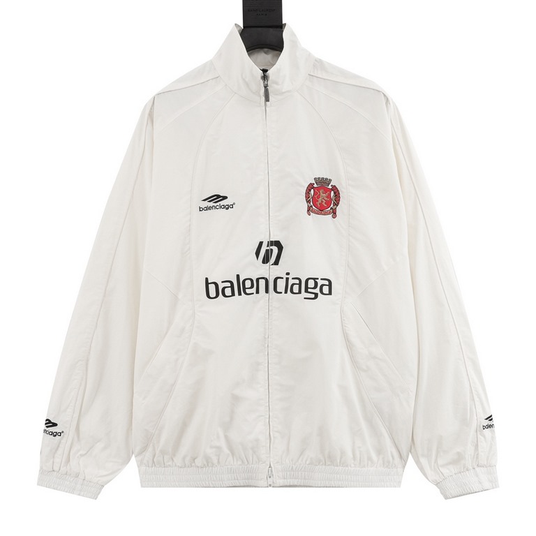 Next Day Shipping  500Balenciaga Balenciaga BLCG 24SS Manchester United Football Track Jacket CoatOversized fit, high stand collar, raglan sleeves, double head zipper closure, 2 zipped slash pockets, matching piping deta