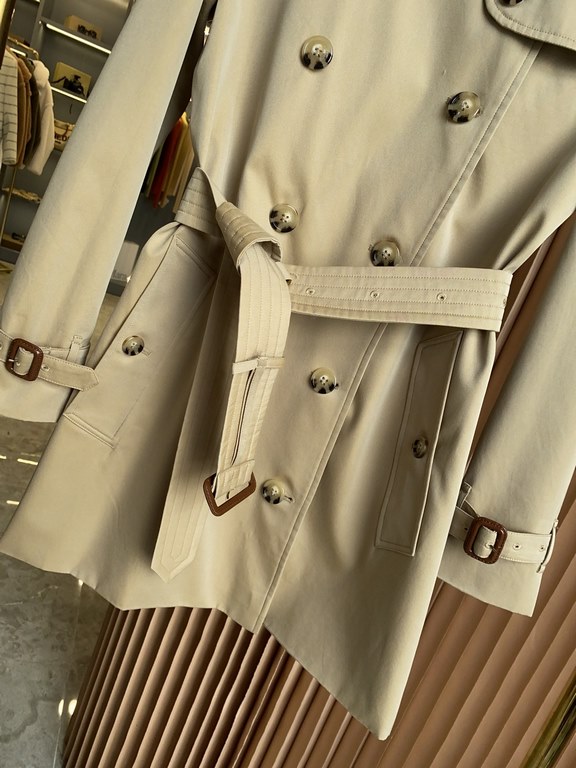 P810  Kensington Fit-Heritage Trench Women's Short Trench CoatBUR ace pointed goods, the treasure of the town store] can inherit several generations of classic trench coat, the top of the original original fabrics, the m