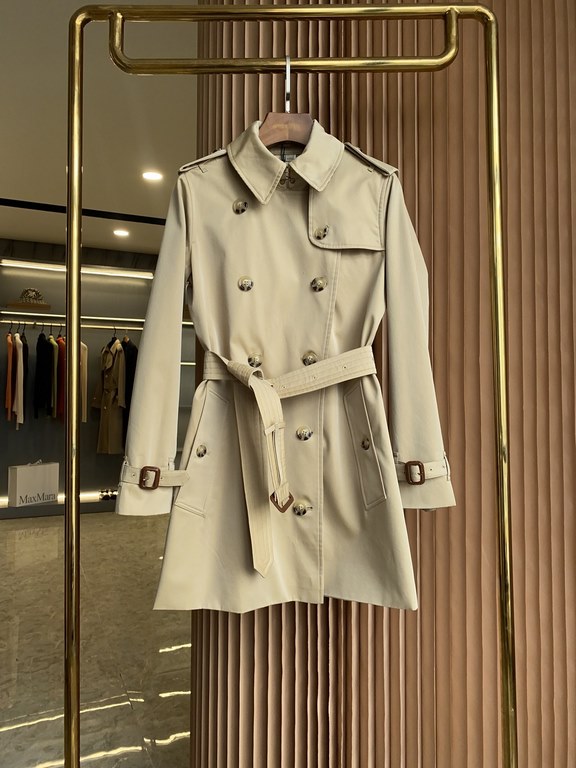 P810  Kensington Fit-Heritage Trench Women's Short Trench CoatBUR ace pointed goods, the treasure of the town store] can inherit several generations of classic trench coat, the top of the original original fabrics, the m