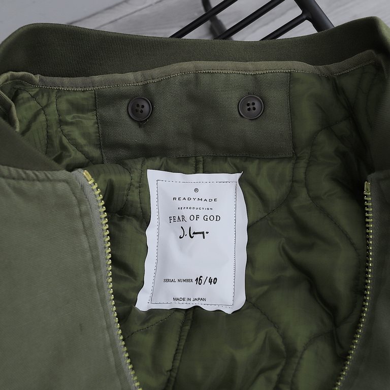 P420   40 pcs worldwide only 2 pcs fog co-branded jacket cotton jacketWear it in spring and fall. It's designed with a removable down lining and undershirt.It's a very rare model, one less to sell, with all customized ma