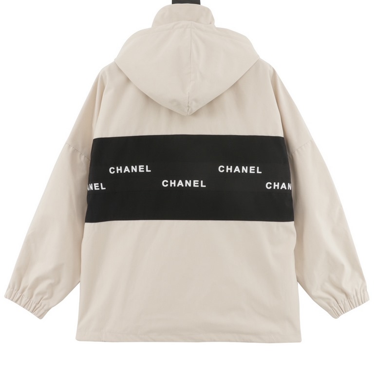 Next day shipping  430 (support put store)CHANEL  Chanel embroidered slogan vintage zipper windbreaker jacketRecommended for fall and winter, refreshing and clean vintage style zipper jacket, this small fresh hooded jack