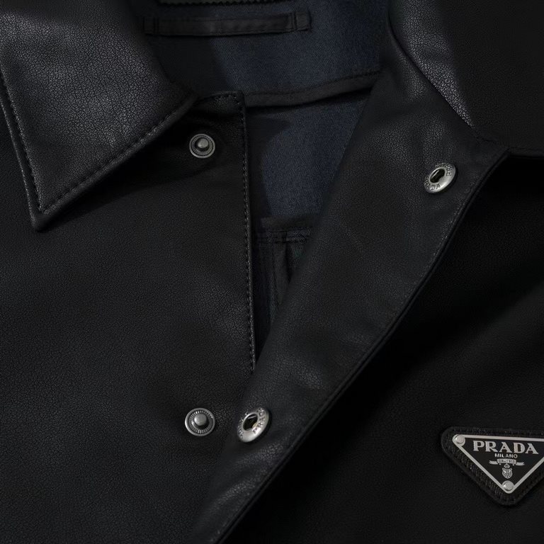 P333 PRAD New Black Lambskin Shirt Jacket Full size shipping now. Customized imported soft sheepskin material. Customized black triangle label. Customized placket zipper. Customized 20mm pull horn button. Customized 15mm