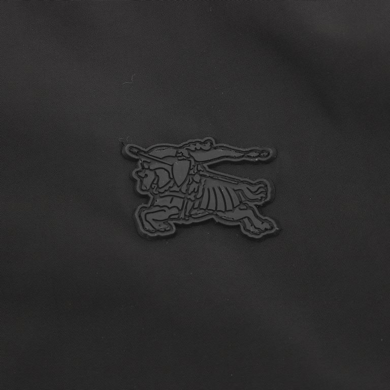 Next day shipping  440 (support put in store)BurberryBurberry War Horse Embroidery JacketThe fabric is made of 6 kinds of yarns, each yarn should be analyzed and customized by the original version of the dismantling and 