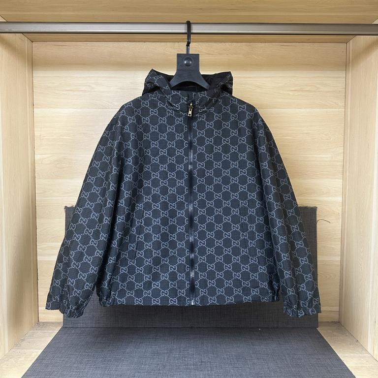 455gucc1 Early Spring Reversible Jacket Coat45 days to customize the original fabricThe whole piece is cut in the right position and laborious.Hardware zippers and leather labels are perfectly reproduced.No pressure. A t