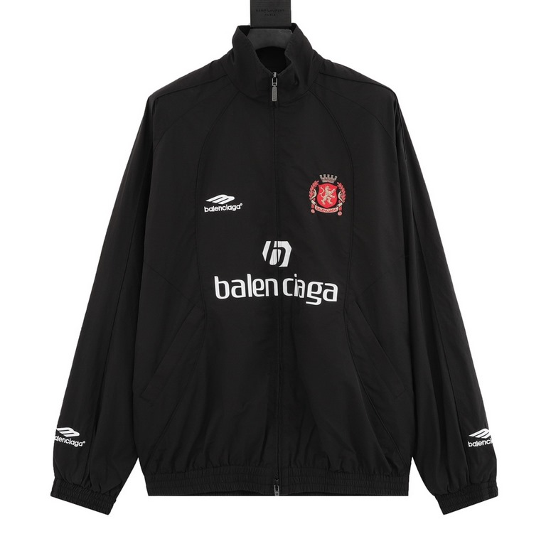 Next Day Shipping  500Balenciaga Balenciaga BLCG 24SS Manchester United Football Track Jacket CoatOversized fit, high stand collar, raglan sleeves, double head zipper closure, 2 zipped slash pockets, matching piping deta