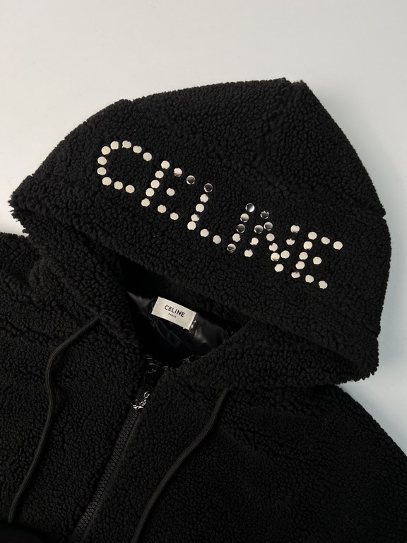 420 (high quality)Celine Hooded Coat with StudsMaterial customized Stussy high-quality 500 grams of lamb wool lining custom reflective material 20D tweed fabric Simple and generous design with the elements of the hat wil