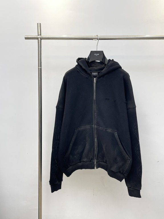 P520BalenciagBLCG Paris 23FW Heavy Wash Aged Tower Reflection Zip SweatshirtSize 123The original 23100 purchased custom weaving and dyeing of the original version of the same heavyweight 750G fabric garment version is ve