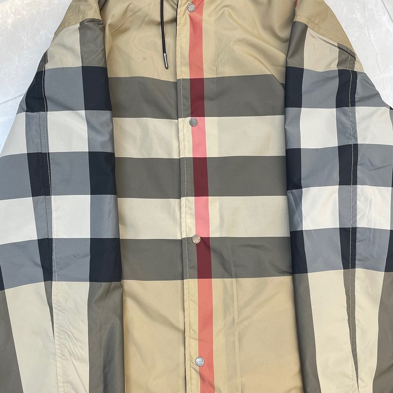 P510burberrBBr Burberry reversible two-way vintage plaid recycled polyester jacket jacketSize：SMLXLOur family this year's fall and winter models are finally hot on the line, sports jacket heavy attack, the counter sellin