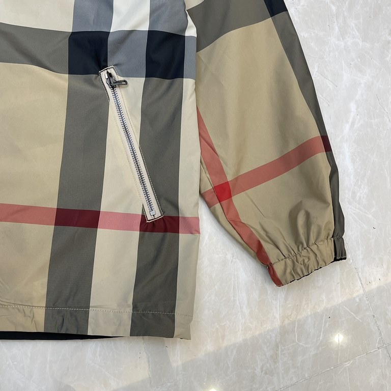 P510burberrBBr Burberry reversible two-way vintage plaid recycled polyester jacket jacketSize：SMLXLOur family this year's fall and winter models are finally hot on the line, sports jacket heavy attack, the counter sellin