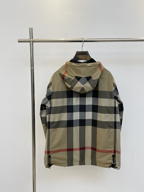 P510burberrBBr Burberry reversible two-way vintage plaid recycled polyester jacket jacketSize：SMLXLOur family this year's fall and winter models are finally hot on the line, sports jacket heavy attack, the counter sellin