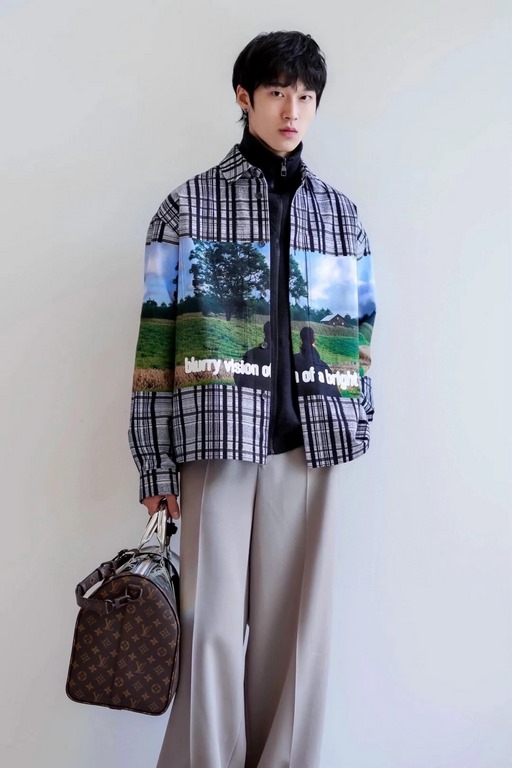 New  295Louis vitton23FW runway model rustic landscape oil painting shirt jacketLouis Vuitton's hot oil painting shirt jacket   Let's watch a movie together  !The entire garment digital direct spray checkered with the pa