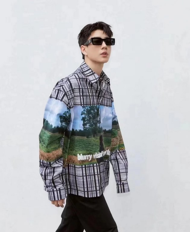 New  295Louis vitton23FW runway model rustic landscape oil painting shirt jacketLouis Vuitton's hot oil painting shirt jacket   Let's watch a movie together  !The entire garment digital direct spray checkered with the pa