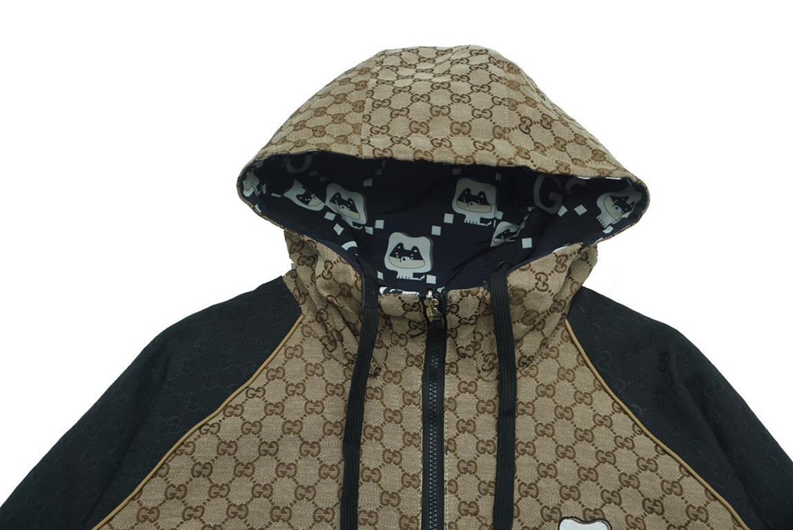 375 GUCCIGucci 23FW Reversible Hooded Jacket in Adorable CollectionA side full jacquard fabric  embroidery, B side full print old flowers Logo, both sides of the cartoon elements, style change at will Full custom hardwar