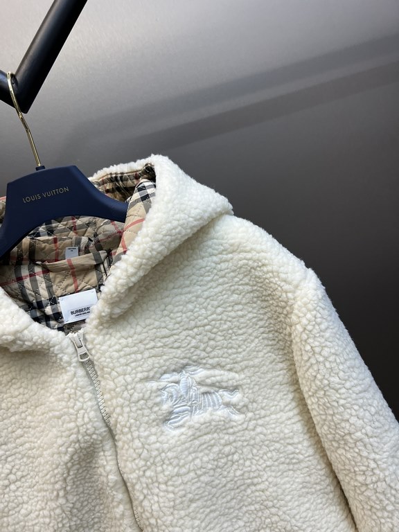 p380 Burberry War Horse Embroidered Plaid Lamb CoatThis soft fleece jacket is made in Italy from a worsted wool-cashmere blend with plaid elasticized cuffs for a layering style.Ageing versatile lambswool jacket, loose H 