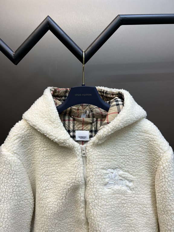 p380 Burberry War Horse Embroidered Plaid Lamb CoatThis soft fleece jacket is made in Italy from a worsted wool-cashmere blend with plaid elasticized cuffs for a layering style.Ageing versatile lambswool jacket, loose H 