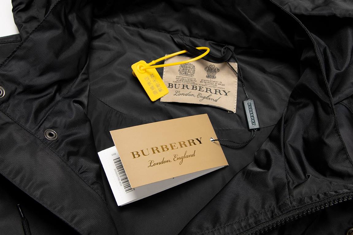 P335 Top quality Burberr Burberry 2023 AutumnWinter new Chest printed bbr logo letters Back printed exquisite war horse logo Hooded rushing jacket jacketColor blackSize XS-L