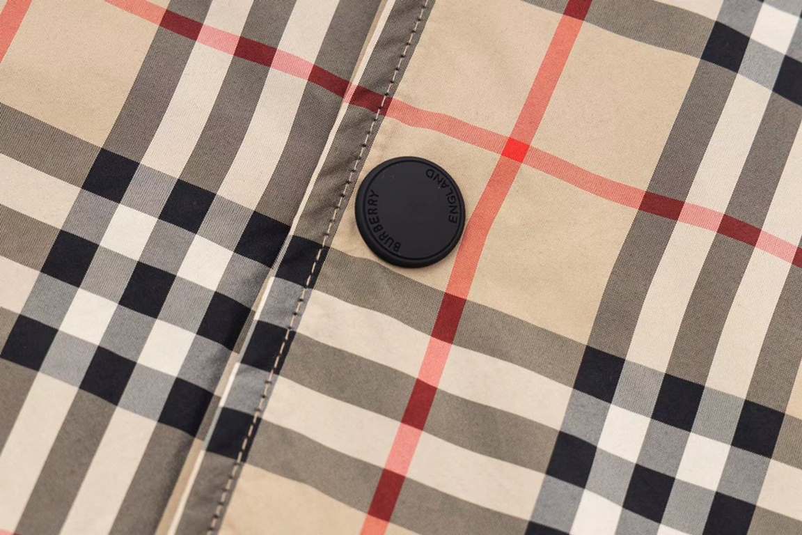 P365 BBR 23FW Classic Small Plaid Reversible Jacket Button VersionCustom weaving and dyeing khaki plaid fabric, plaid size and zp consistent, the difference between the market ready-made fabric plaid large 1cm glance fal