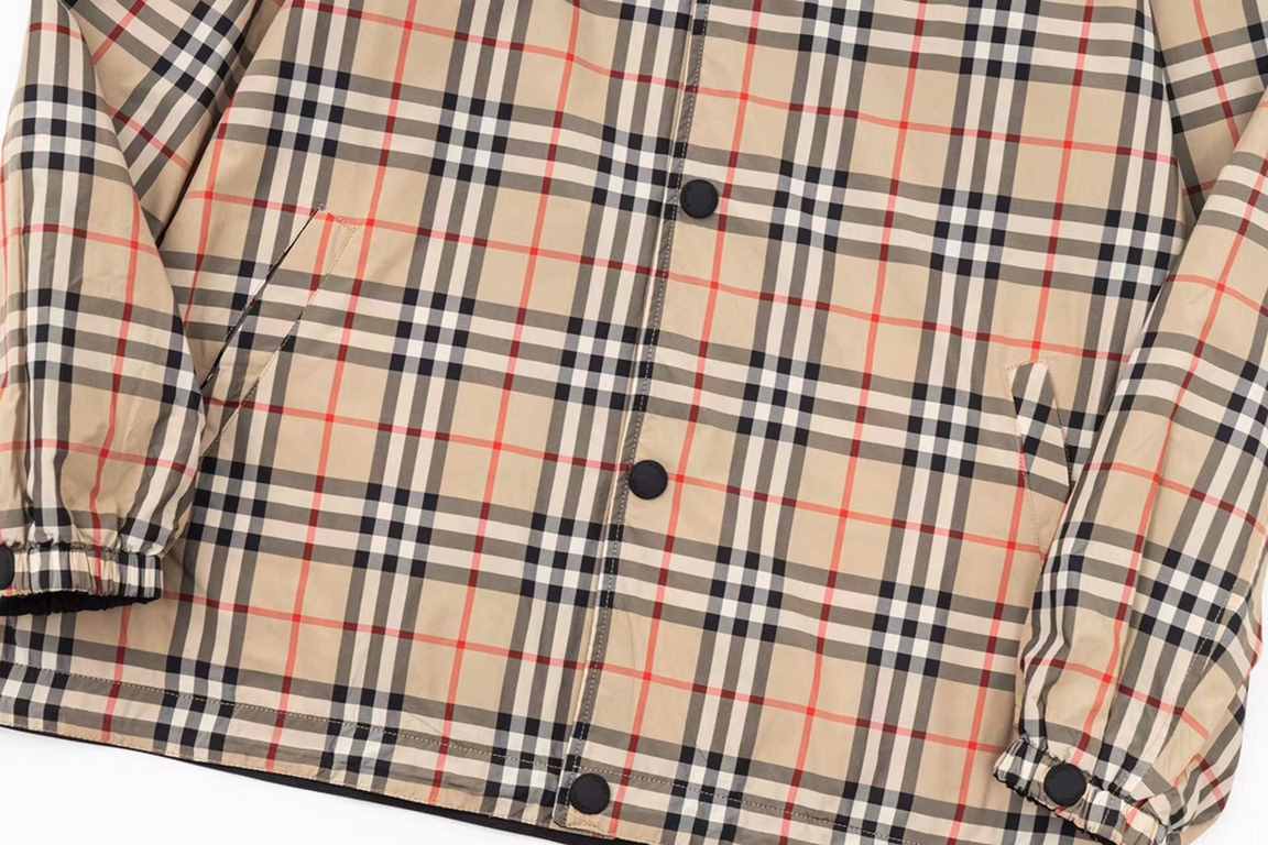 P365 BBR 23FW Classic Small Plaid Reversible Jacket Button VersionCustom weaving and dyeing khaki plaid fabric, plaid size and zp consistent, the difference between the market ready-made fabric plaid large 1cm glance fal