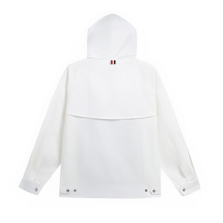 P260Thom Browne  TB23 fall and winter new net version high collar hooded zipper jacketCustomized double twill fabric, high definition fabric fabric soft, custom zipper hardware, inherited TB out of the ordinary tailoring