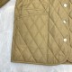 P410BurberrBbr Burberry Corduroy Collar Diamond Quilted Jacket CoatSize：SMLXLWith a sharp corduroy collar and a Vintage check interior, it's adorned with the label's logo appliqué. At least 70% of the main materials in t