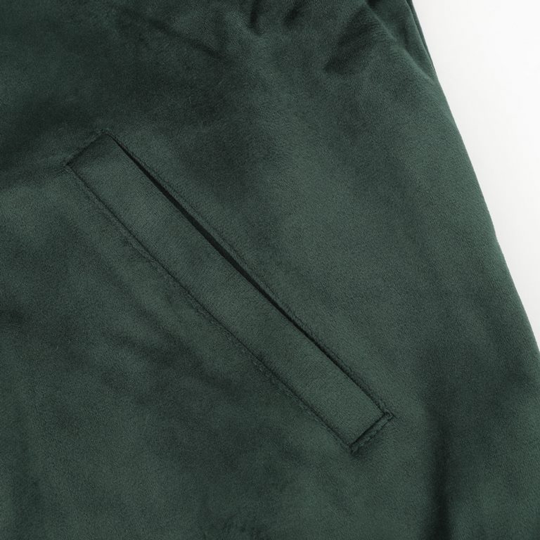 435Saint LaurentSaint Laurent Velvet Baseball JacketThe fabric uses a single layer of 300 grams of velvet fabric for composite The entire garment is up to nearly three pounds of weight The modulation of the fabric color 