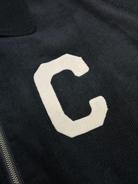 p455 Celine Corduroy Zip JacketThe fabric is made of 100% cotton 14 pits without elasticity and Tencel lining rows of 1400 cotton, the letters are customized wool microfiber, each letter needs computerized molding After 