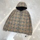 P485BurberrBbr Burberry Classic Small Check Reversible Jacket CoatSize：SMLXLCustom weaving and dyeing khaki plaid fabric, plaid size and zp consistent, the difference between the market ready-made fabric plaid large 1cm 