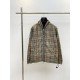 P485BurberrBbr Burberry Classic Small Check Reversible Jacket CoatSize：SMLXLCustom weaving and dyeing khaki plaid fabric, plaid size and zp consistent, the difference between the market ready-made fabric plaid large 1cm 