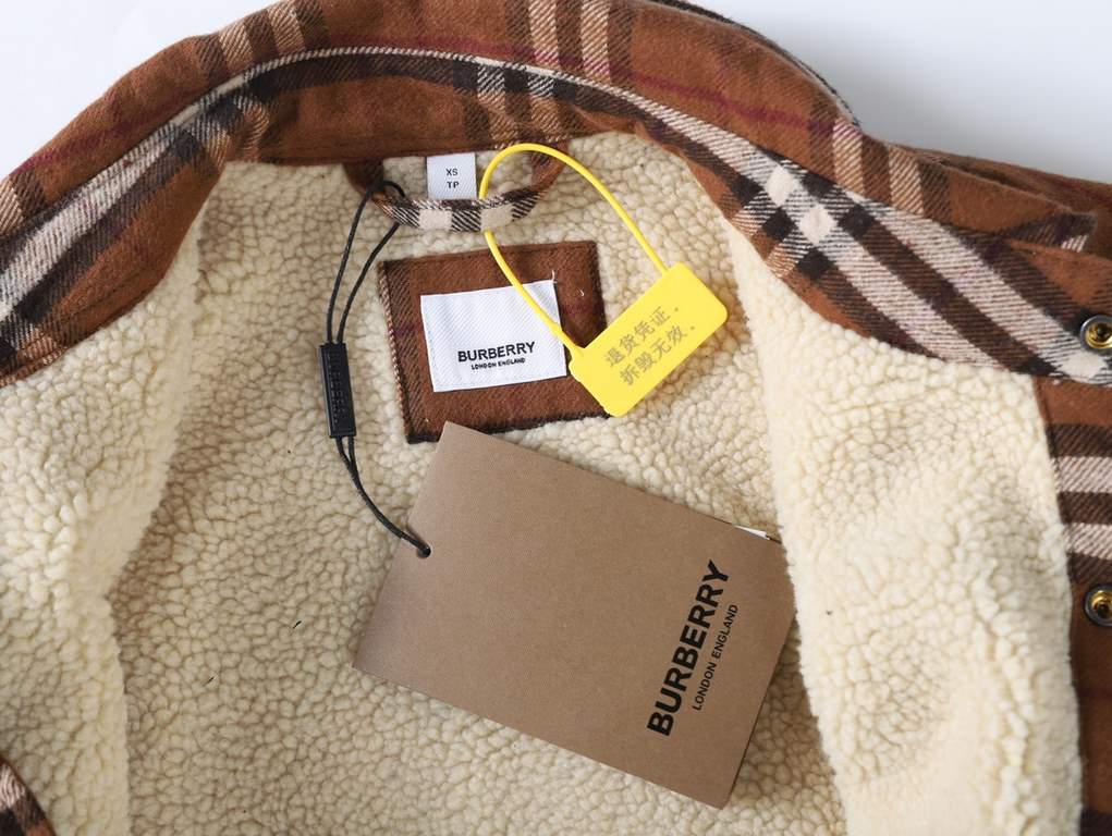 P365BBR Checked Lamb Coat  was ￥156,200 to buy, custom new color matching plaid fabric, lambswool base material custom dyeing, checkerboard cut piece sewing, open mold custom hardware, custom standard basic accessories.#