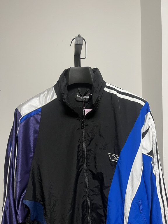 310 [High-end] Code B11BLCG x Balenciaga 23SS Embroidered Jacket Nylon Patchwork Varsity Jacket-This dress is quite wear and tear fabric The whole piece of clothing cut up to 17 pieces of 8 different fabrics, including s