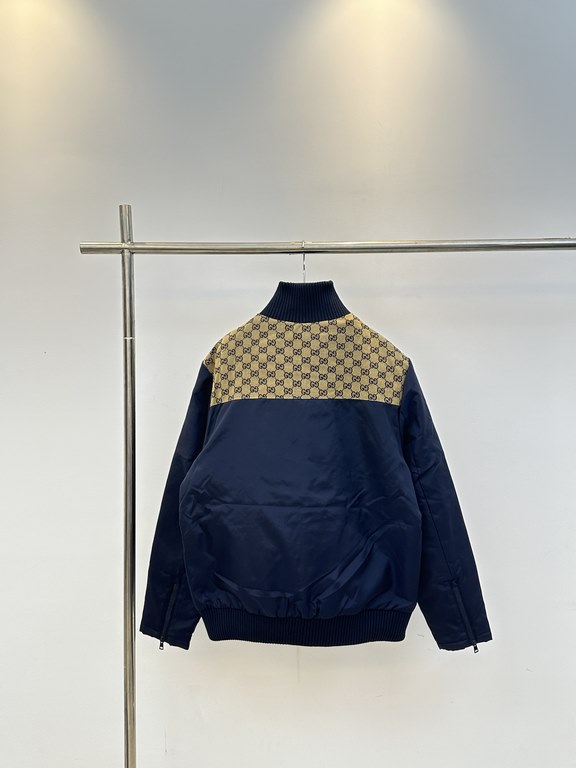 P423GUCCGucci Spliced zipper jacket jacketSize：SMLXLOriginal ￥163,200 purchase, navy nylon canvas, GG canvas over-the-shoulder piping, interlocking double G embroidered appliqués, ribbed piping, quilted diamond shaped li