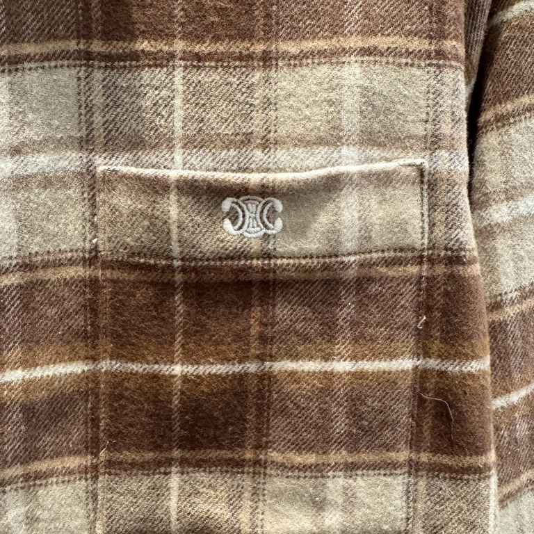 390 CELINE CELINE 23 FallWinter Checked Wool Short Shirt (Women's)SIZE SMLEmbroidered country style plaid wool short coat collar shirtClassic cashmere plaid shirt Brand logo pattern sewn on chest1 patch pocket on chest B